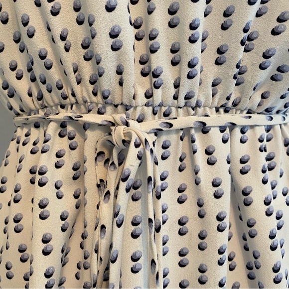 Ann Taylor cold shoulder dress blouse size XS. Beautiful blue/white dot - Picture 4 of 9